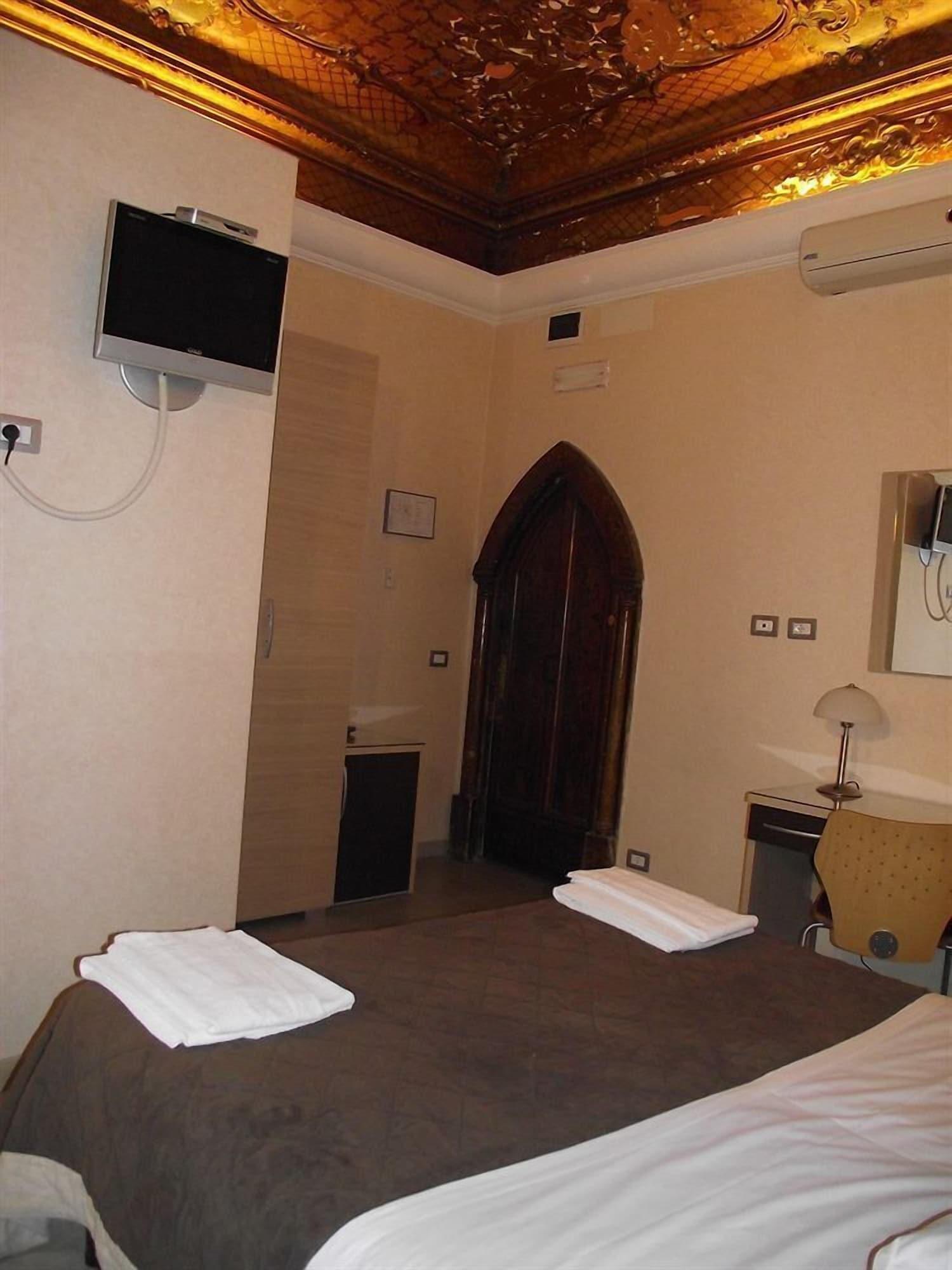 Elide Hotel Rom